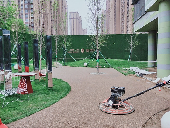 膠粘石地面-萬科翡翠公園